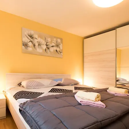 Apartment Apartments For Families With Children Blaskovici, Central Istria - Sredisnja Istra - 12398 Krsan